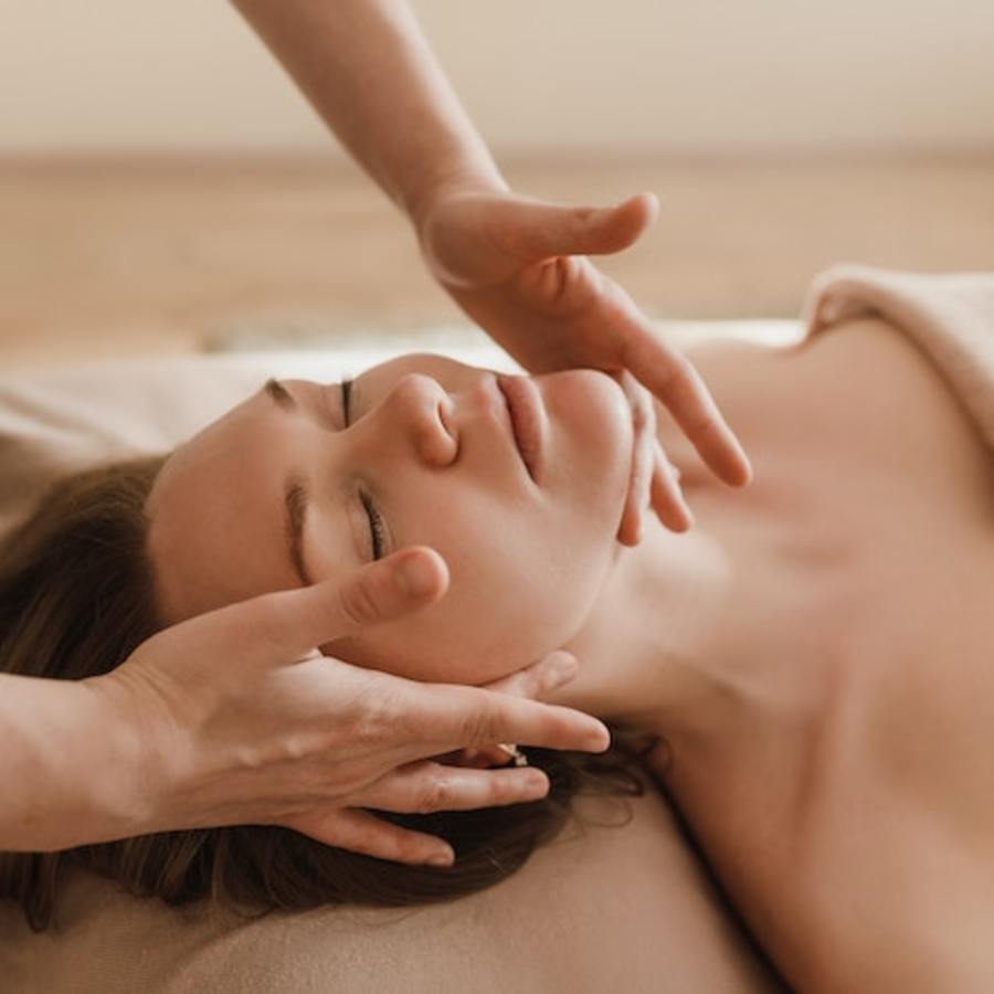Luxury and Spa Ladies Facial Treatments - Spa Facial